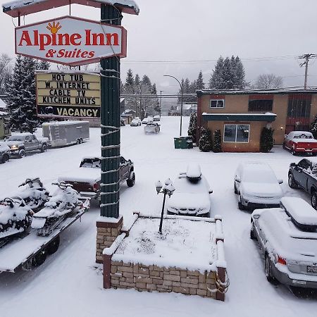 Alpine Inn & Suites Revelstoke Exteriör bild